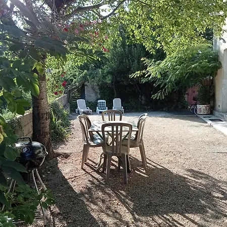 Maison Individuelle Plein Centre Avec Jardin ,Au Pied Du Mont Ventoux Malaucene Exterior photo