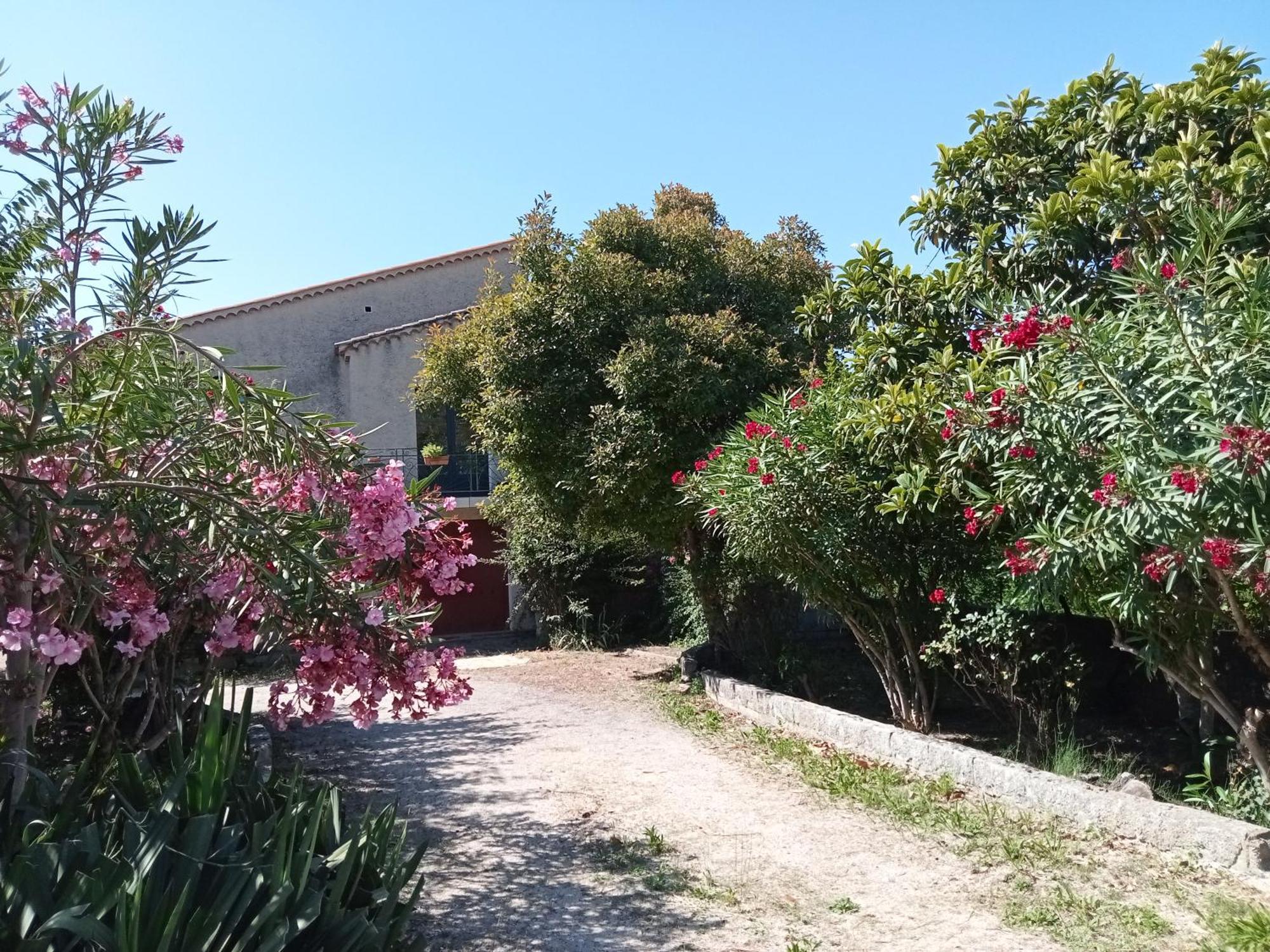 Holiday home Maison Individuelle Plein Centre Avec Jardin ,au Pied Du Mont Ventoux *
