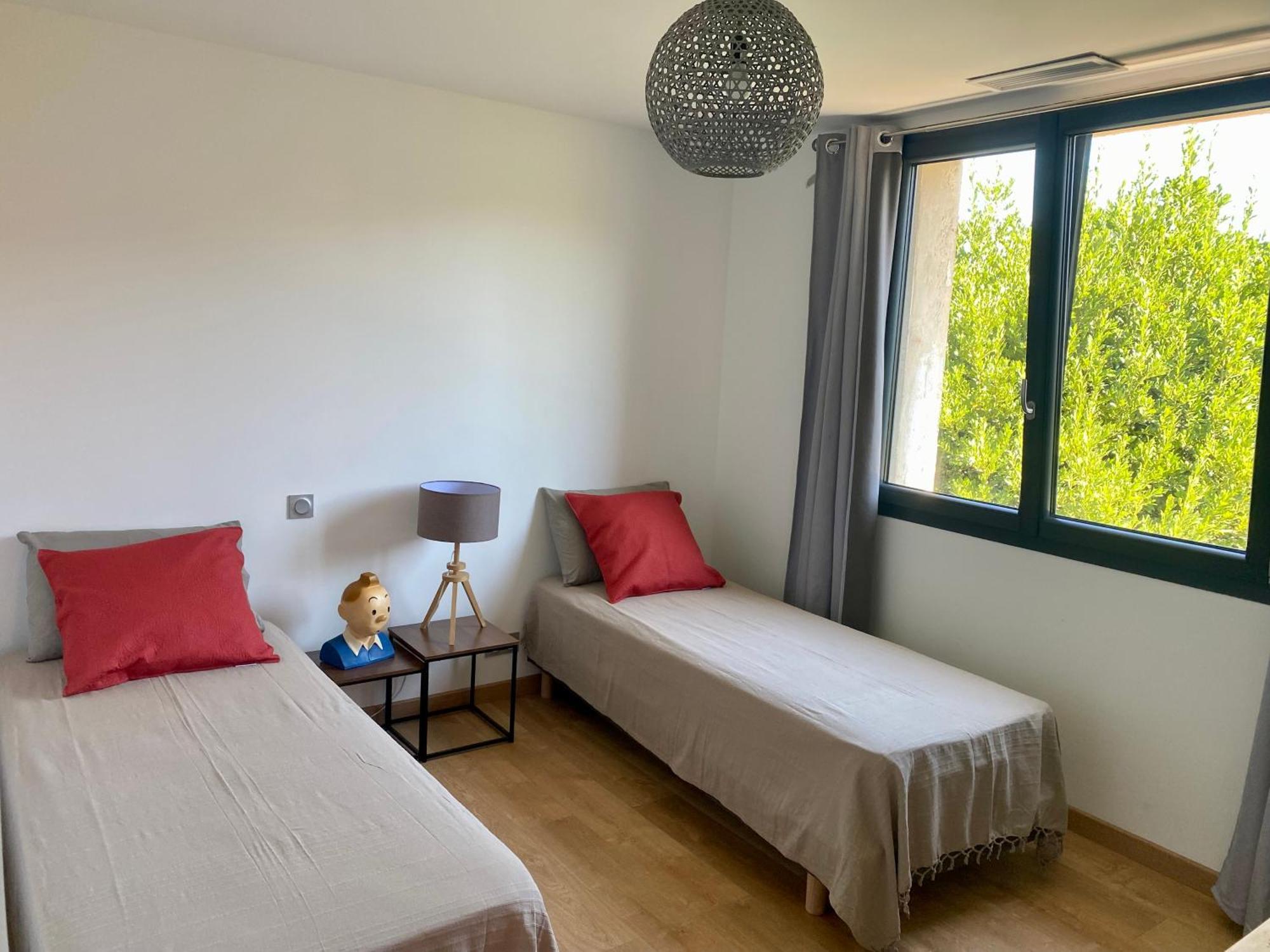 Maison Individuelle Plein Centre Avec Jardin ,au Pied Du Mont Ventoux Malaucene