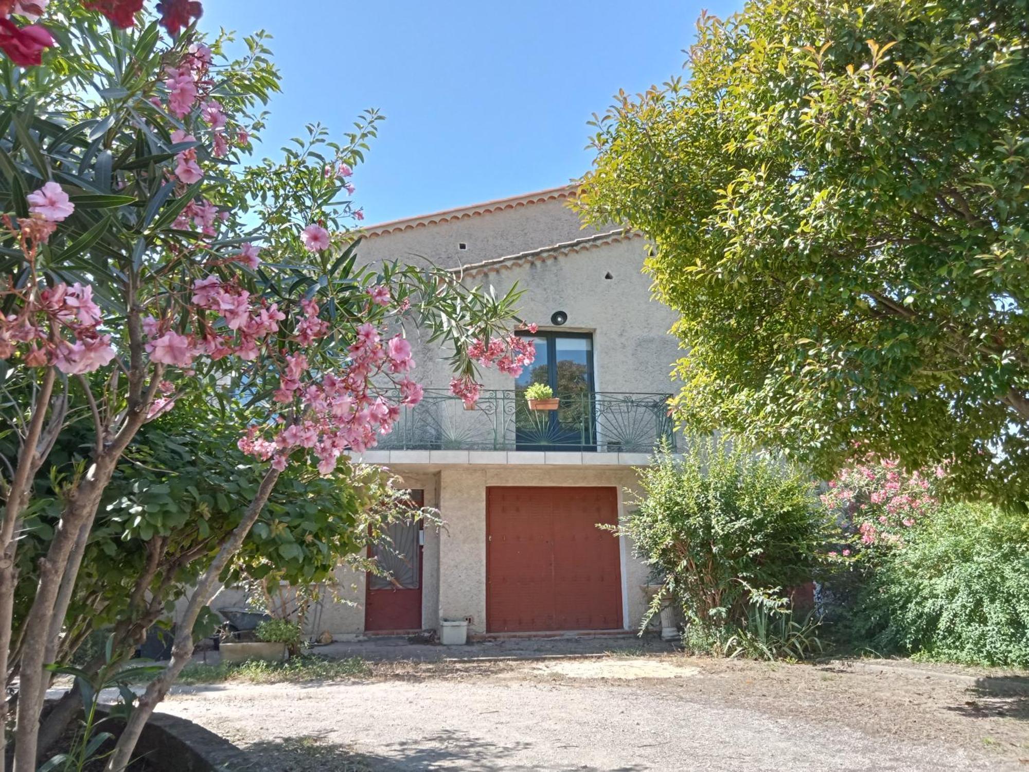 Maison Individuelle Plein Centre Avec Jardin ,au Pied Du Mont Ventoux *